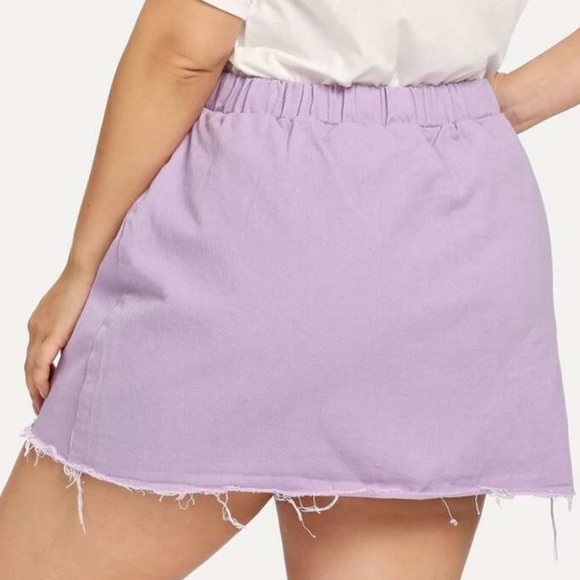 SHEIN Plus Slit Side Raw Hem Denim Skirt - Picture 5 of 6